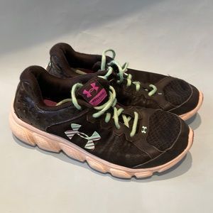 Under Armour Sneakers